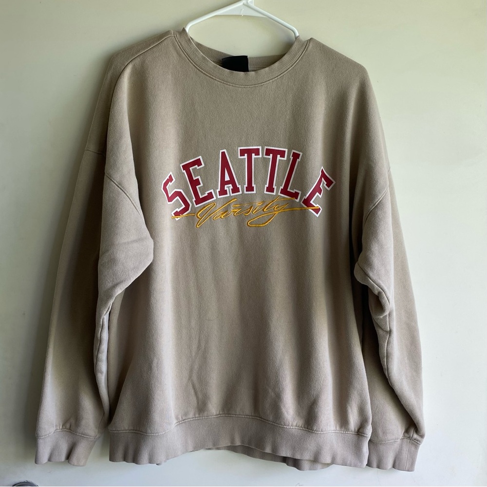 H&M Tan Seattle Varsity Crewneck Pullover Sweatshirt - Men’s Size Large